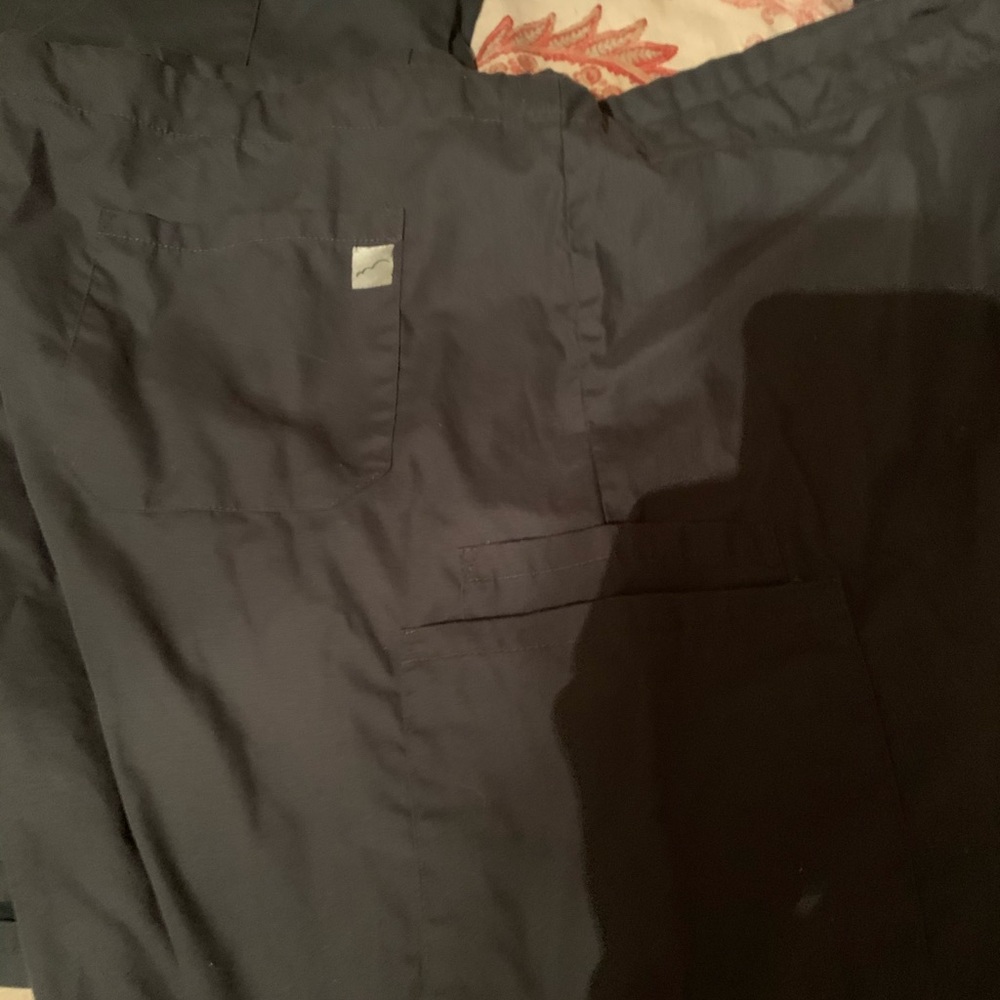 Men’s scrubs